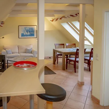 Malepartus - Penthouse 09